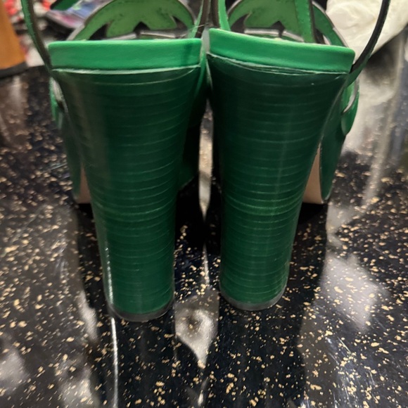 Cosmos Softy Calfskin Wooden Interlocking G Cut-Out Platform Sandals - Picture 4 of 4